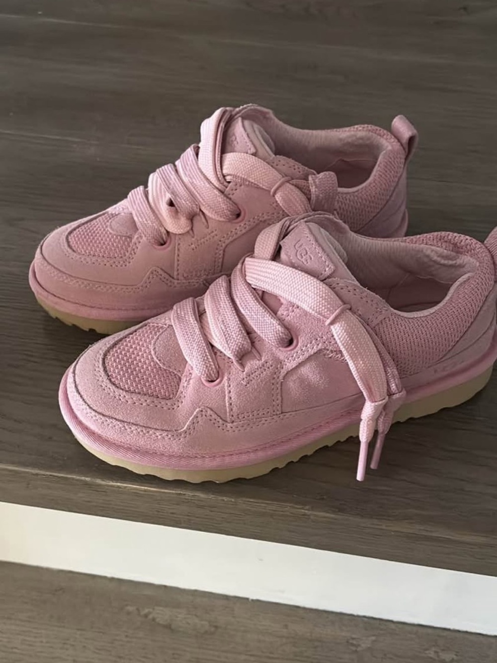 New UGG kids size us 3
